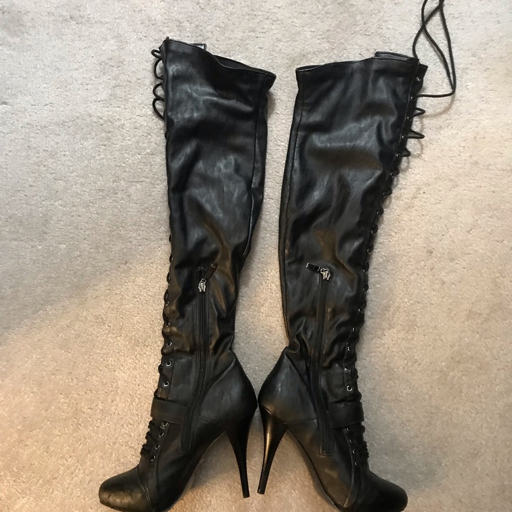 Guess black high heel boots!!
